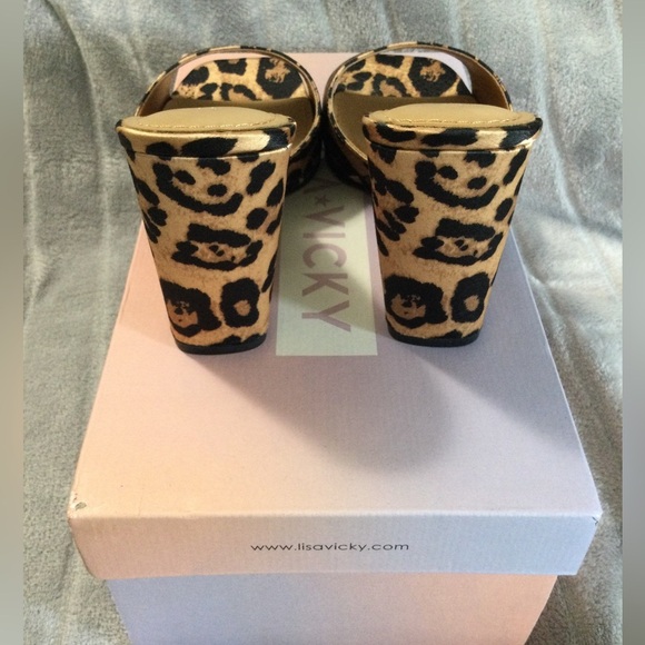 Lisa Vicky Adore Leopard Print Wedge Sandals Size 7M - Picture 4 of 11